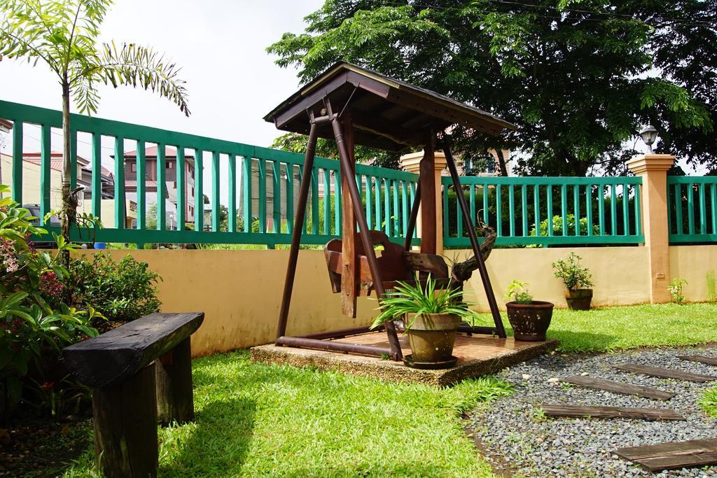 Charming Tagaytay Vacation Home Тагайтай Экстерьер фото